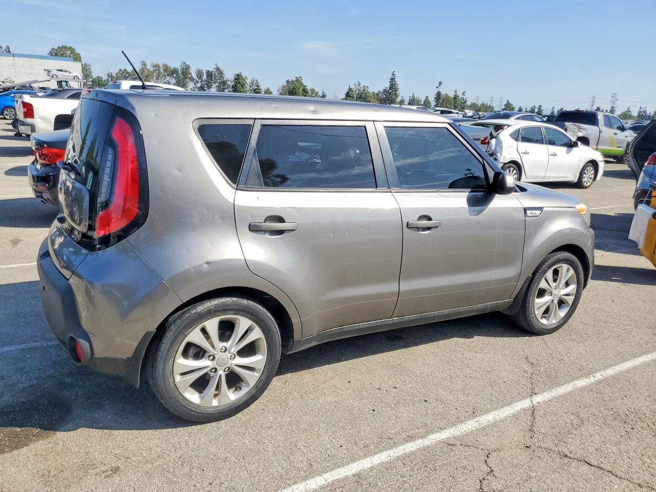 2015 Kia Soul + - Image 3