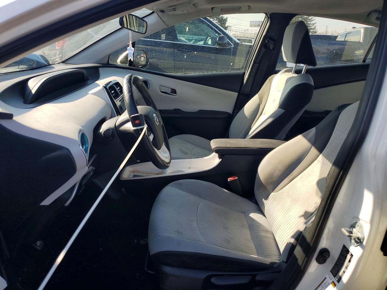 2016 Toyota Prius - Фото 7