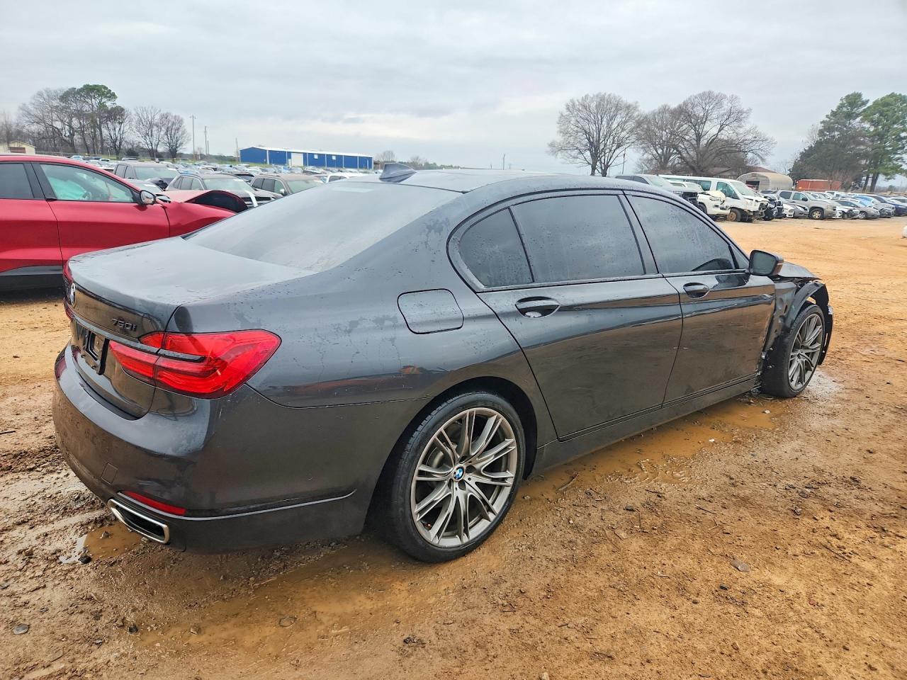 2016 BMW 750 Xi - Фото 3