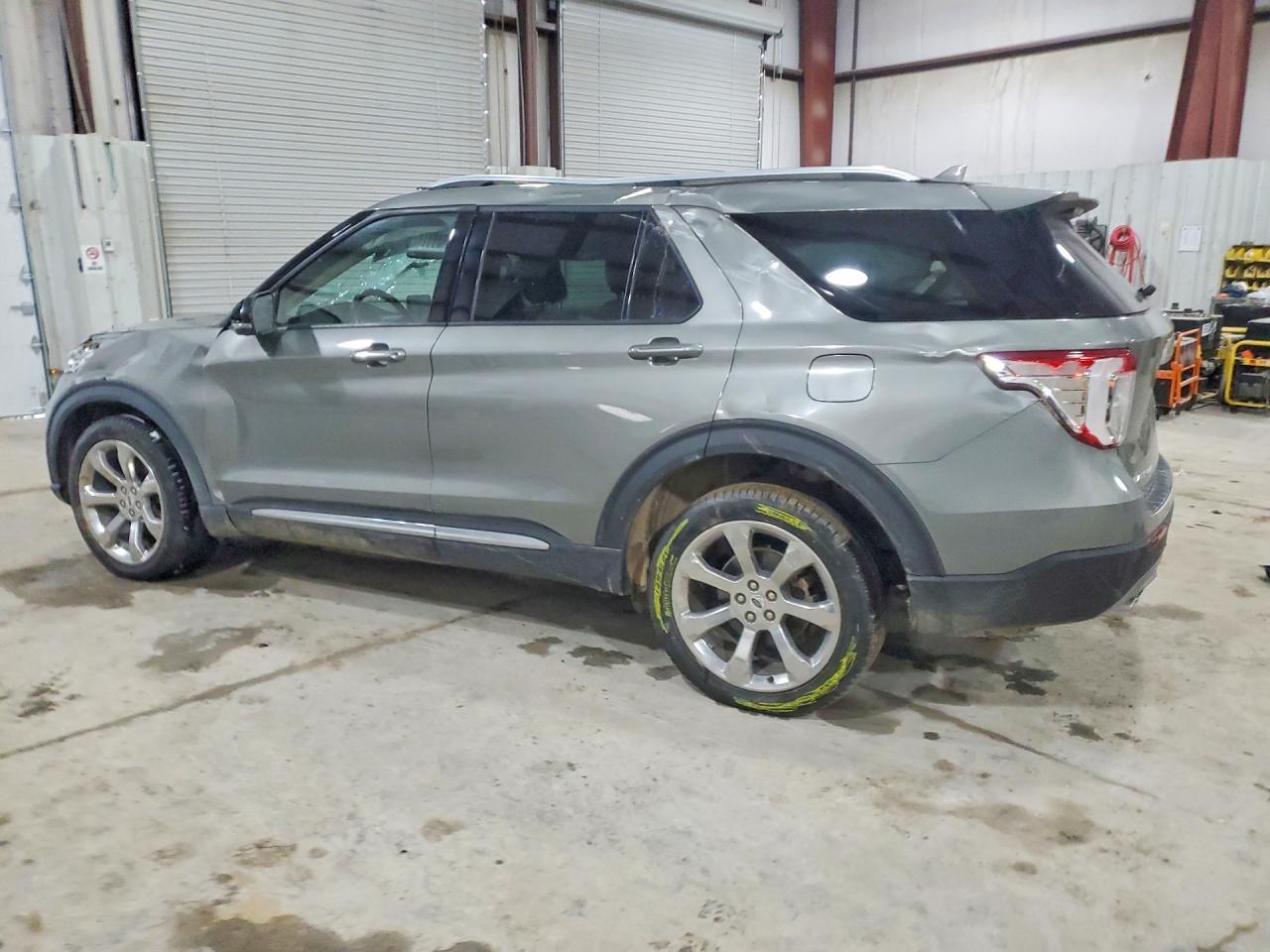 2020 Ford Explorer Platinum - Фото 2