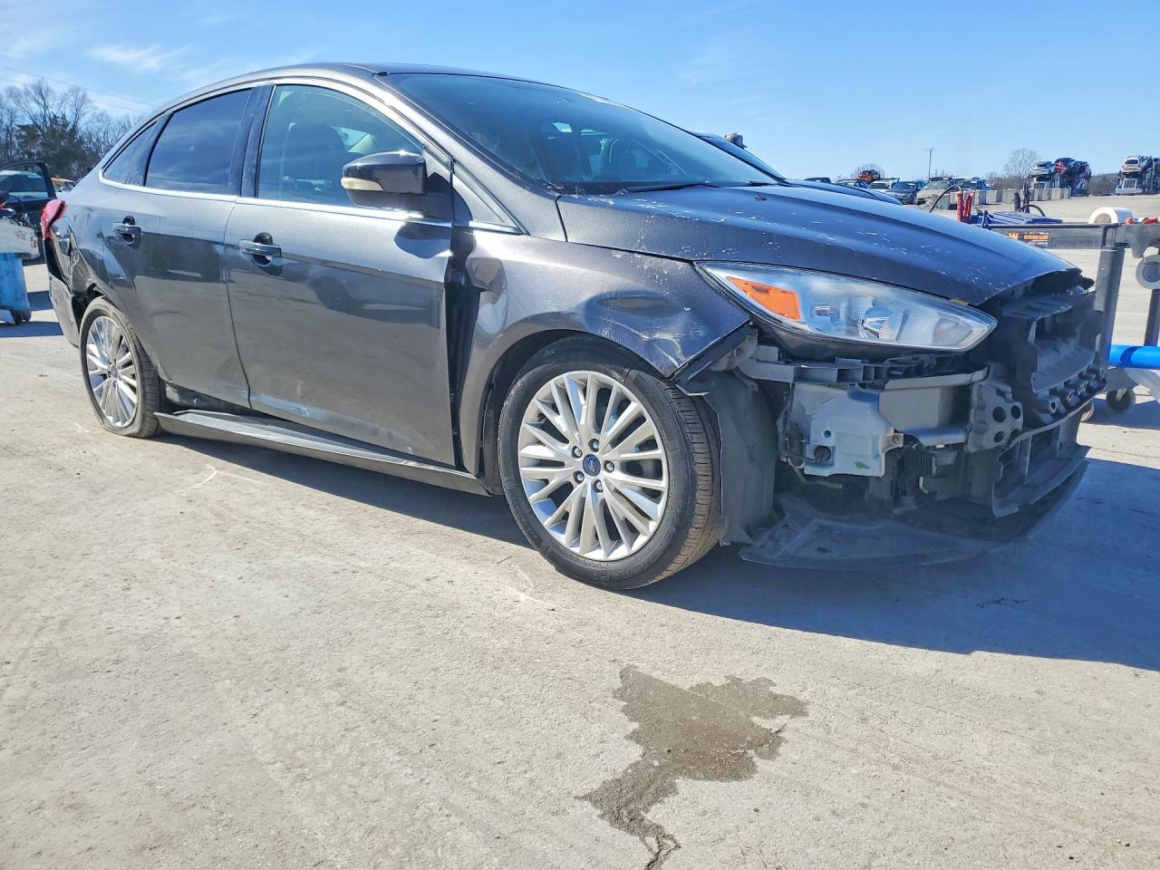 2017 Ford Focus Titanium - Фото 4