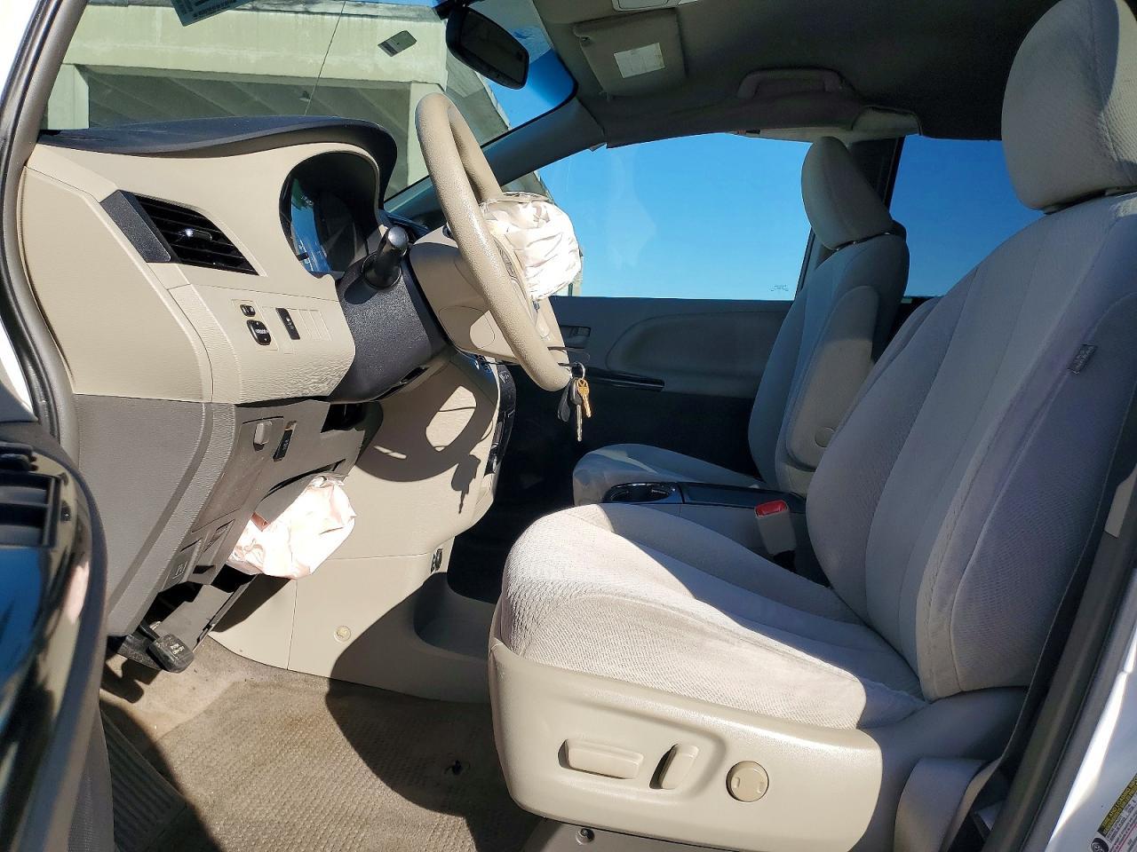 2014 Toyota Sienna Le - Фото 7