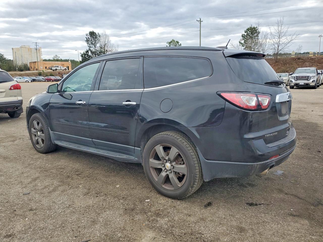 2017 Chevrolet Traverse Lt - Фото 2