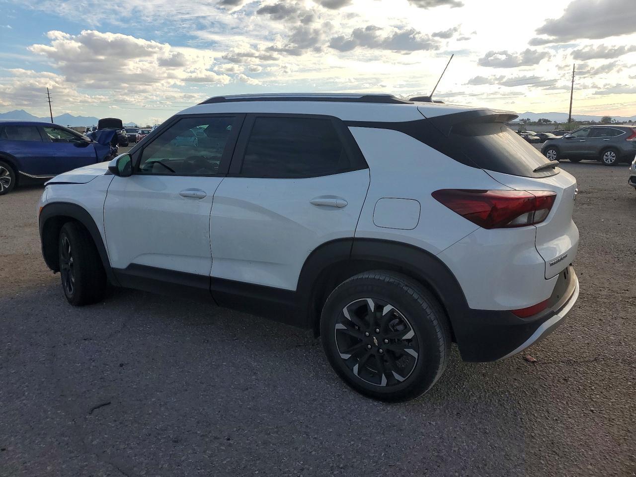 2022 Chevrolet Trailblazer Lt - Image 2