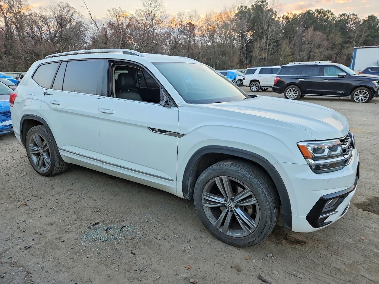 2018 Volkswagen Atlas Se - Image 4