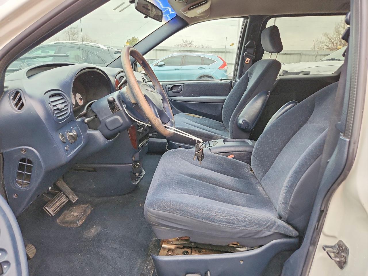 2001 Chrysler Town & Country Lx - Фото 7