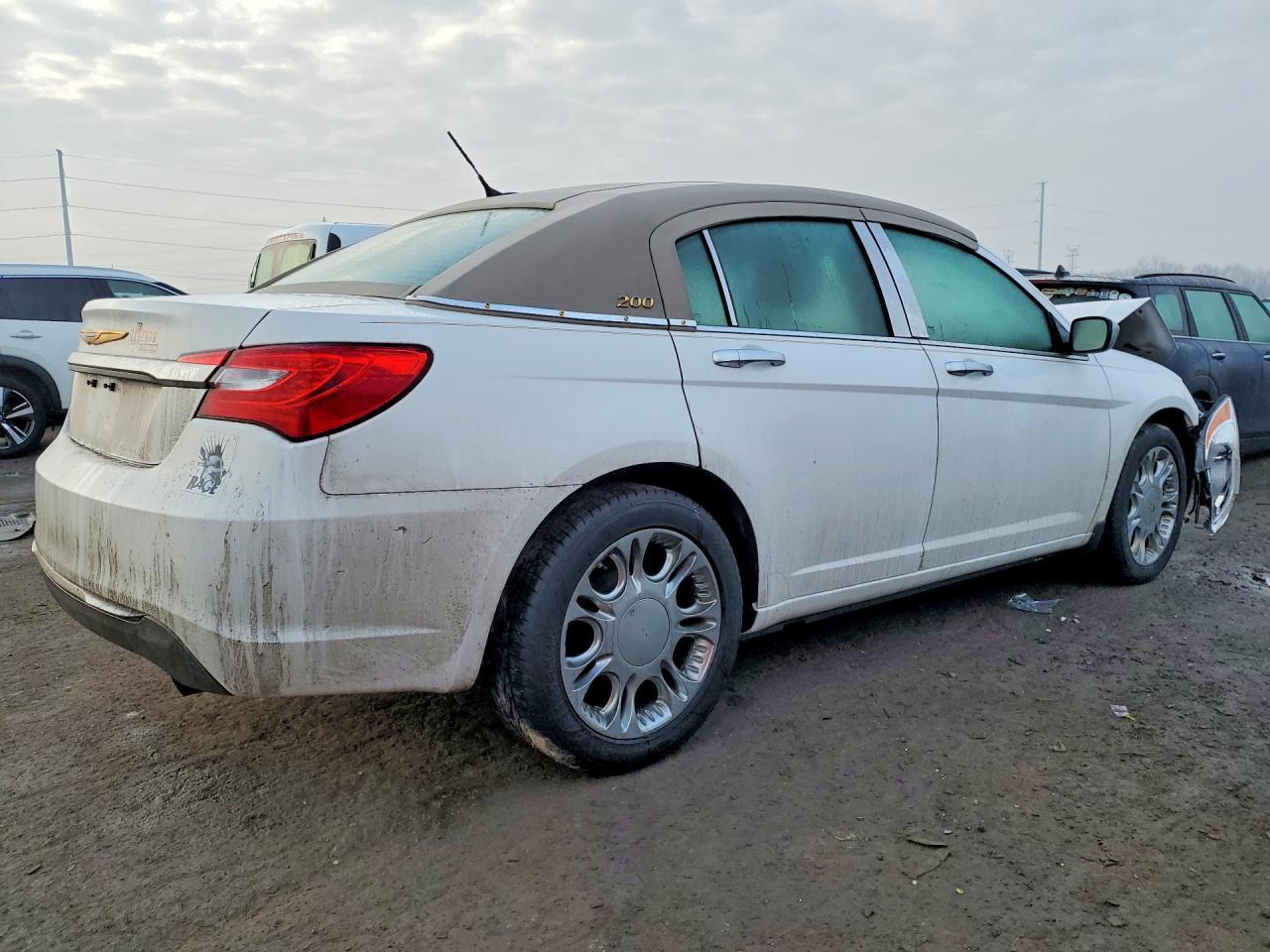2011 Chrysler 200 Limited - Image 3