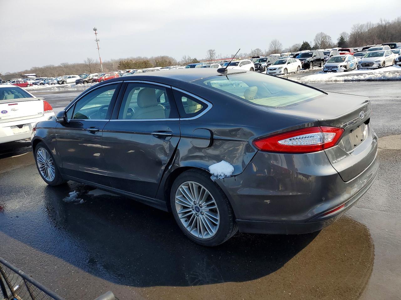 2016 Ford Fusion Se - Фото 2