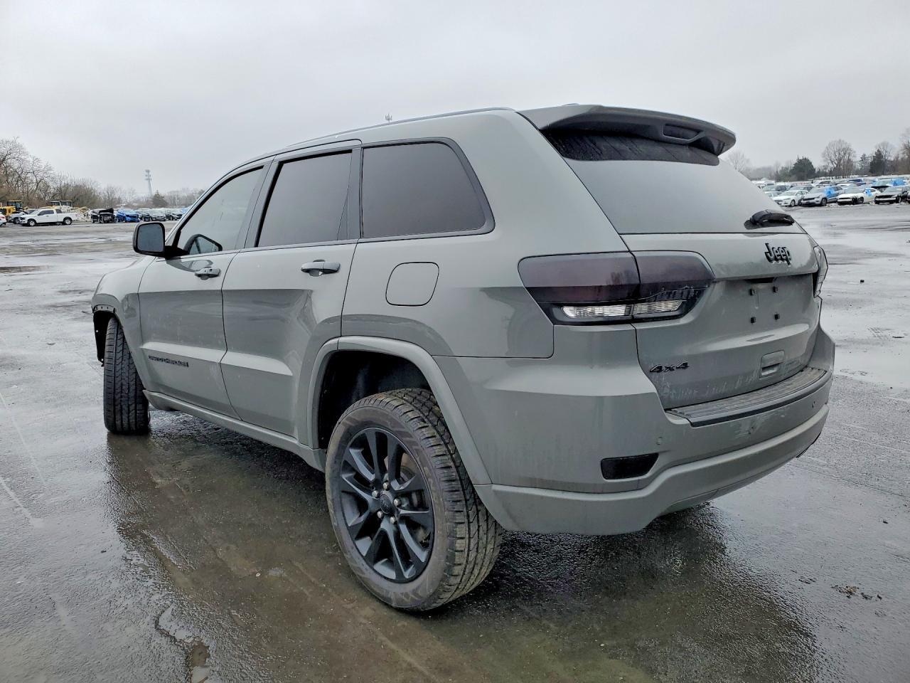 2019 Jeep Grand Cherokee Laredo - Фото 2