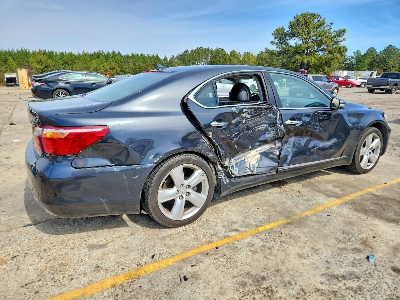 2010 Lexus Ls 460 - Image 3