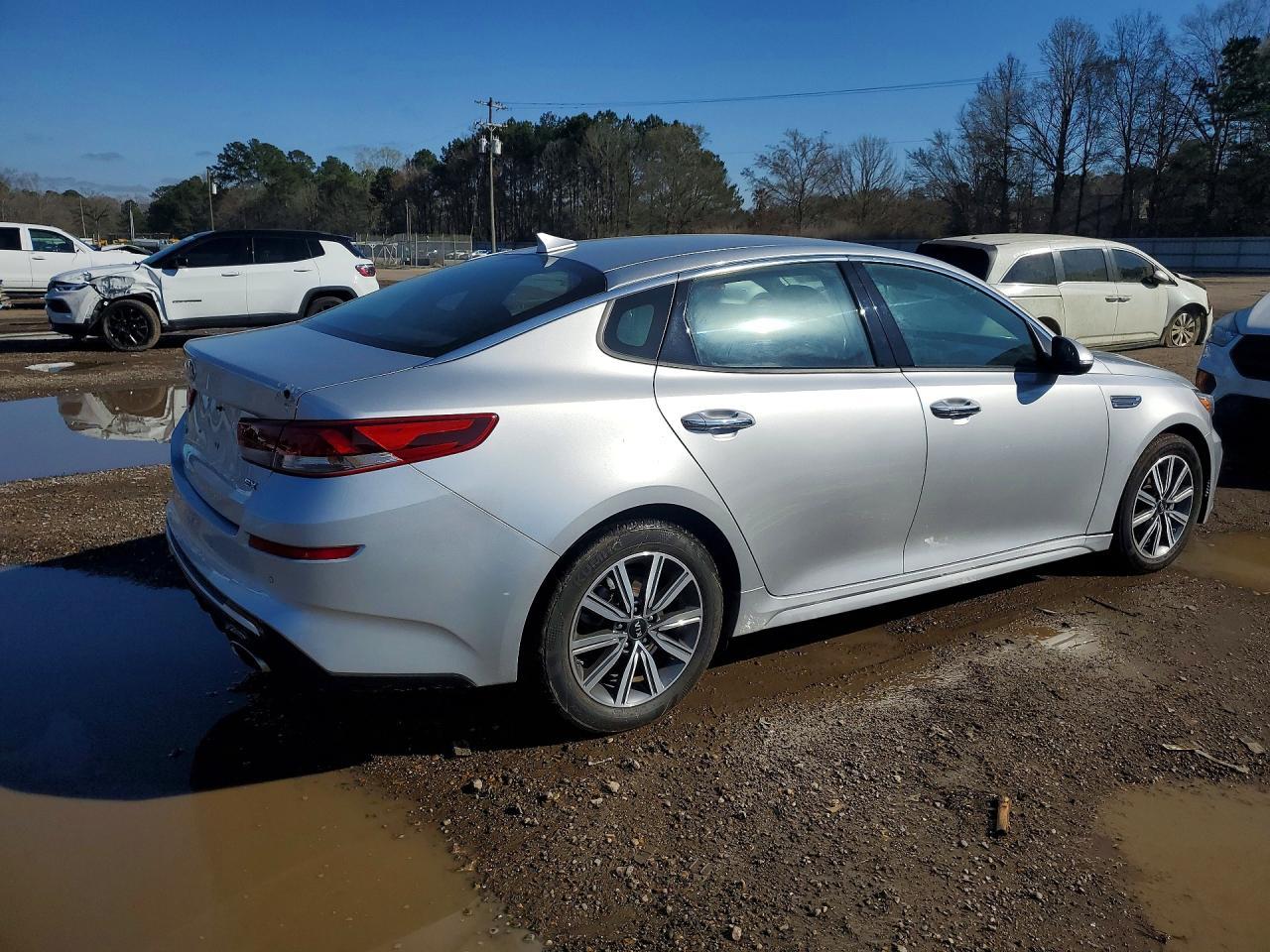 2020 Kia Optima Ex - Image 3