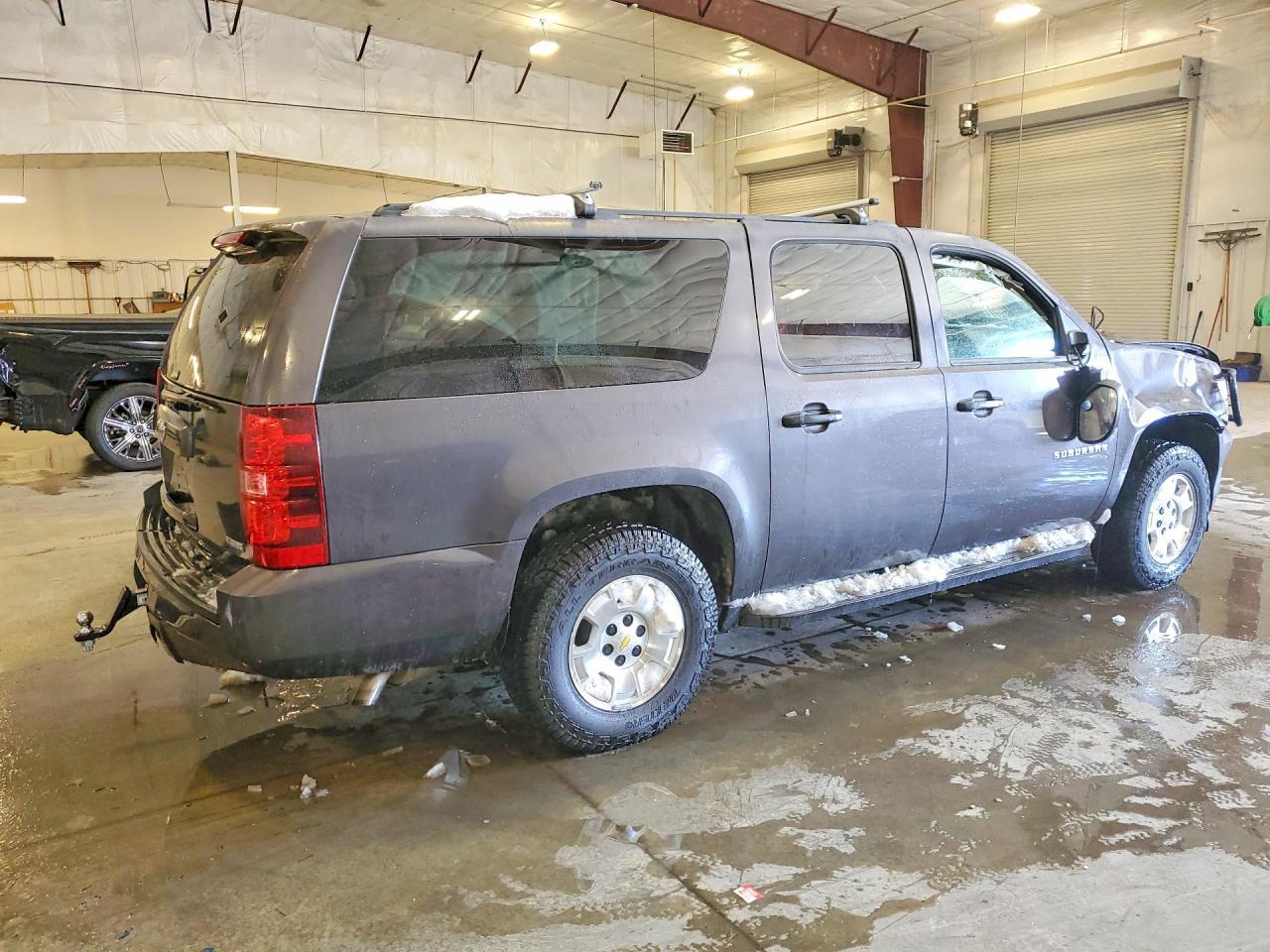 2010 Chevrolet Suburban C1500 Ls - Фото 3