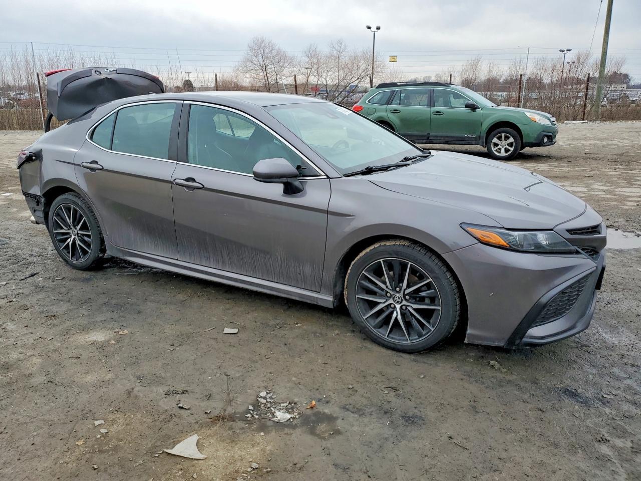 2021 Toyota Camry Se - Image 4