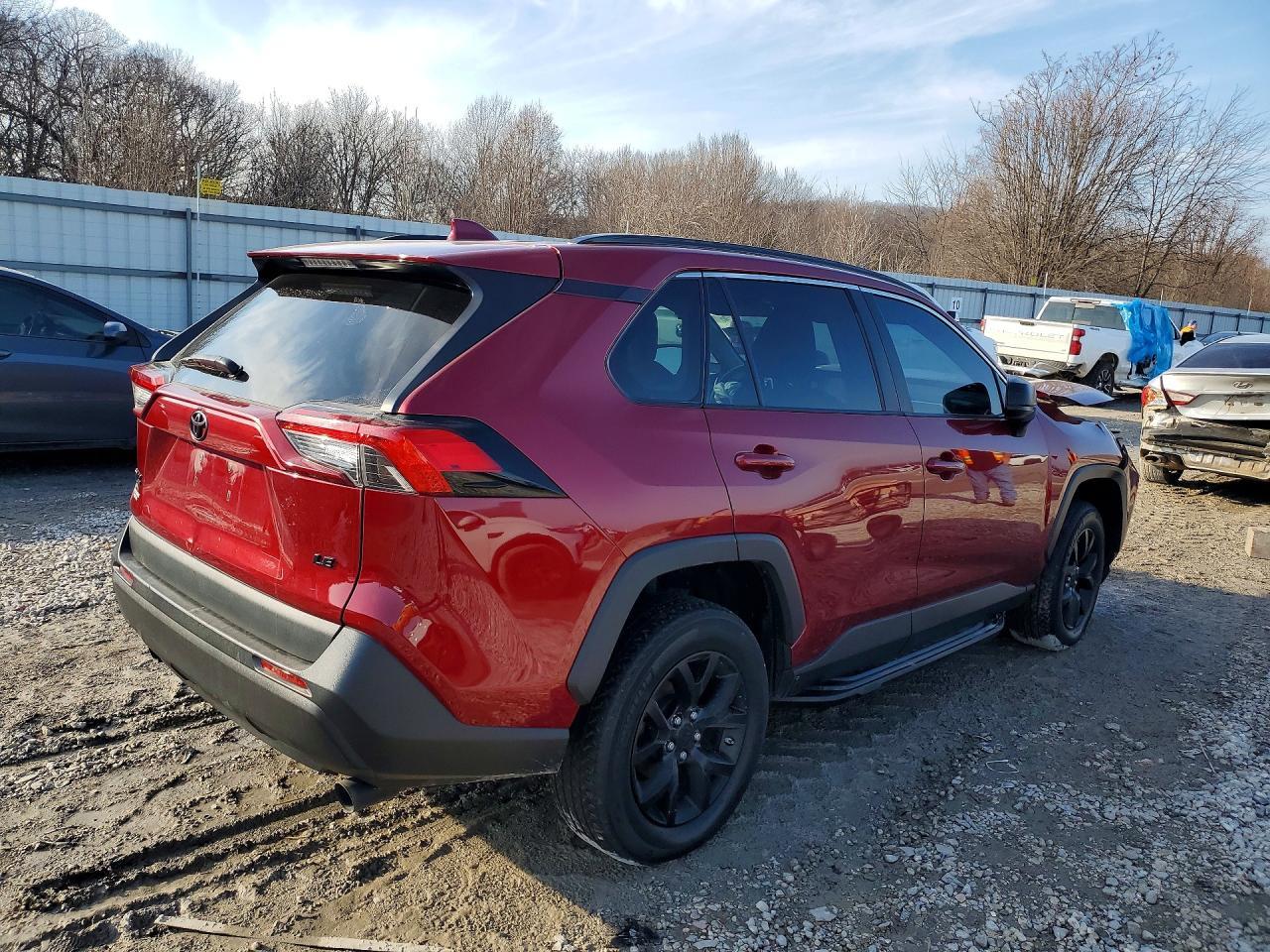 2021 Toyota Rav4 Le - Фото 3