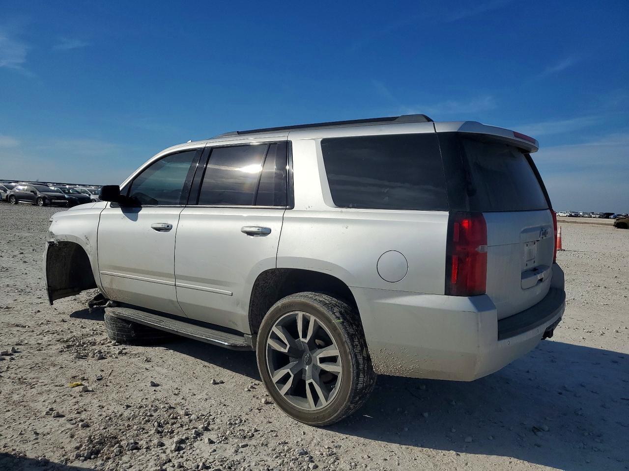 2018 Chevrolet Tahoe C1500 Premier - Image 2