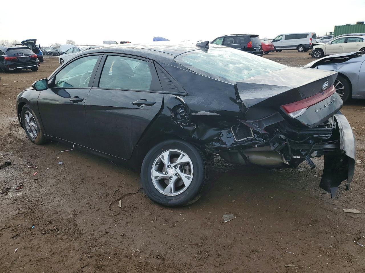 2021 Hyundai Elantra Se - Фото 2