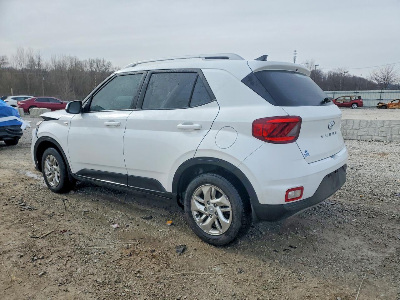 2020 Hyundai Venue Sel - Image 2