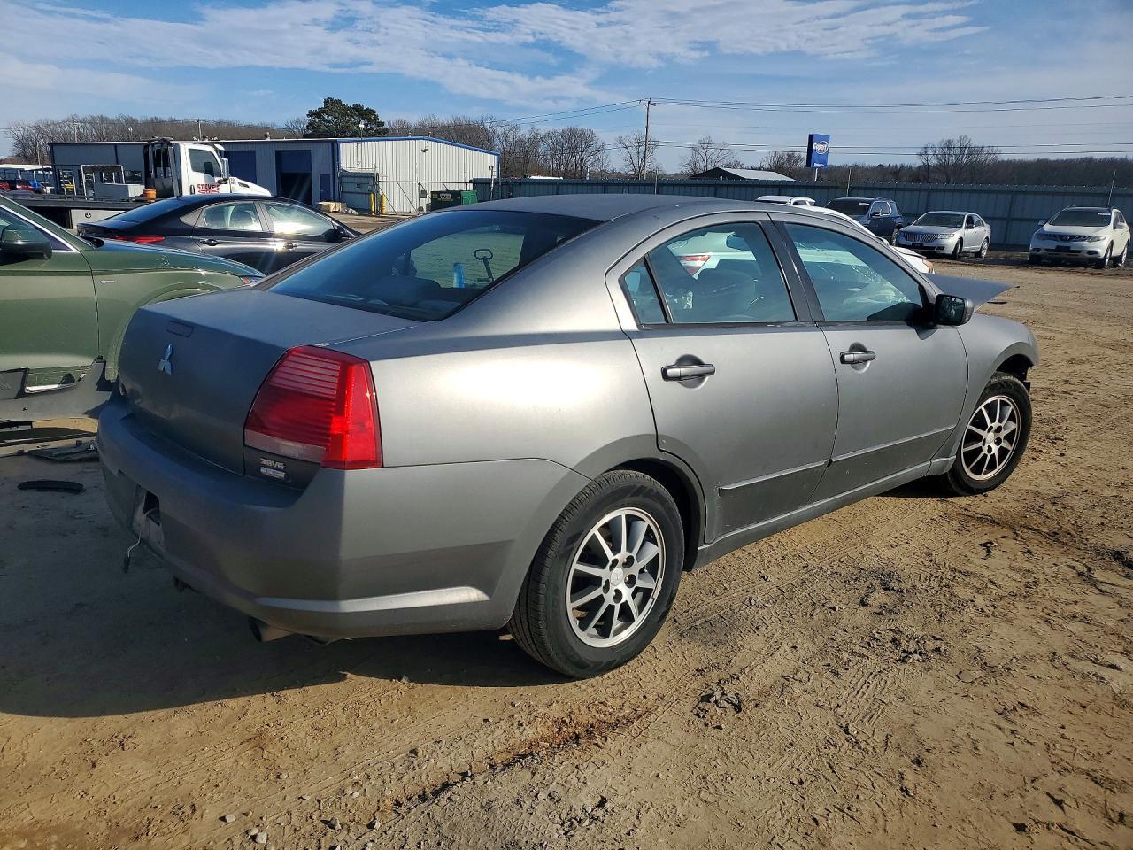 2005 Mitsubishi Galant Ls High - Фото 3