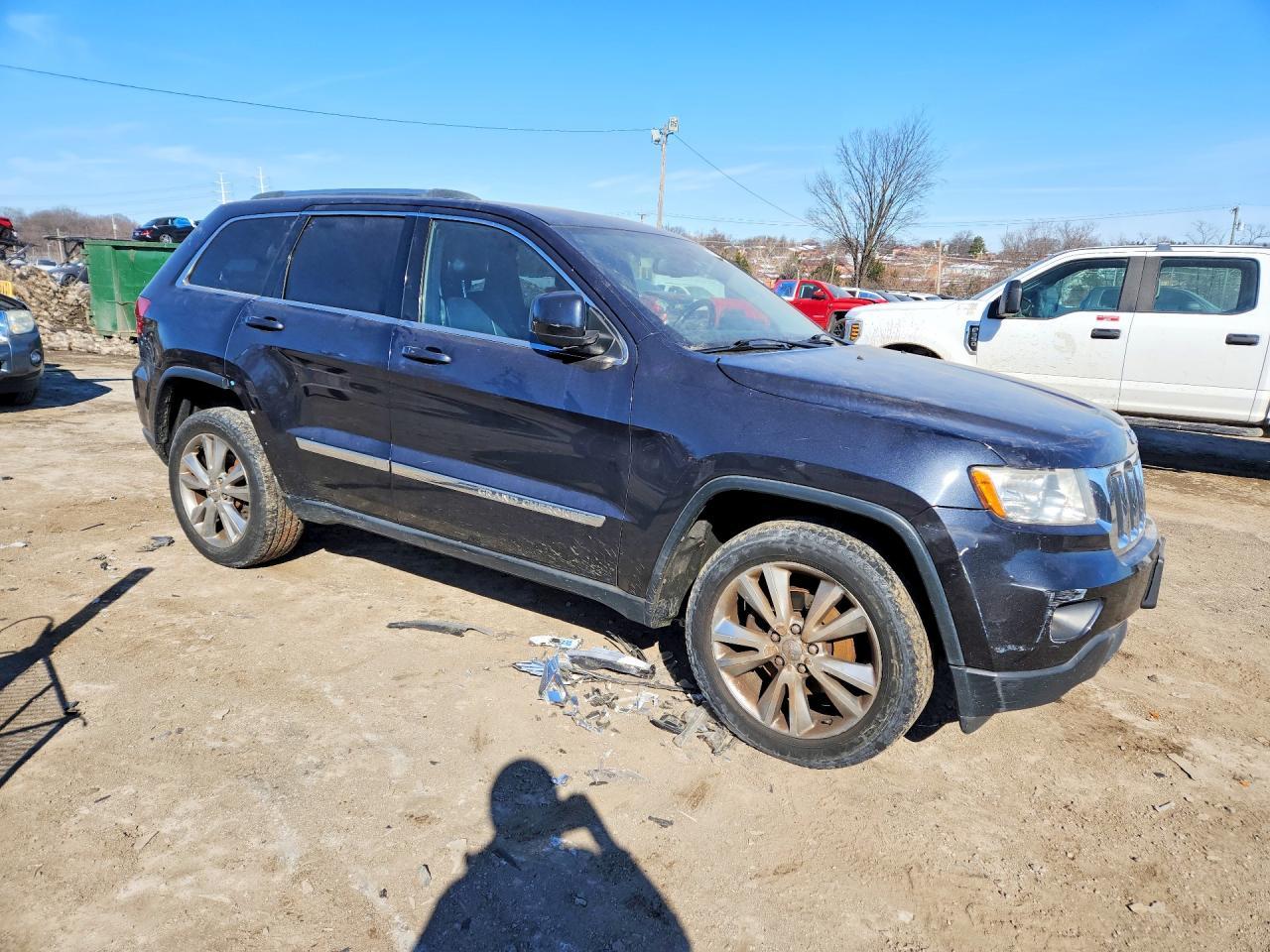 2012 Jeep Grand Cherokee Laredo - Image 4