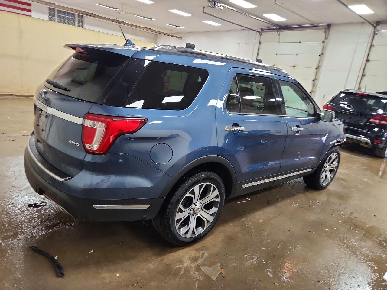 2019 Ford Explorer Limited - Image 3