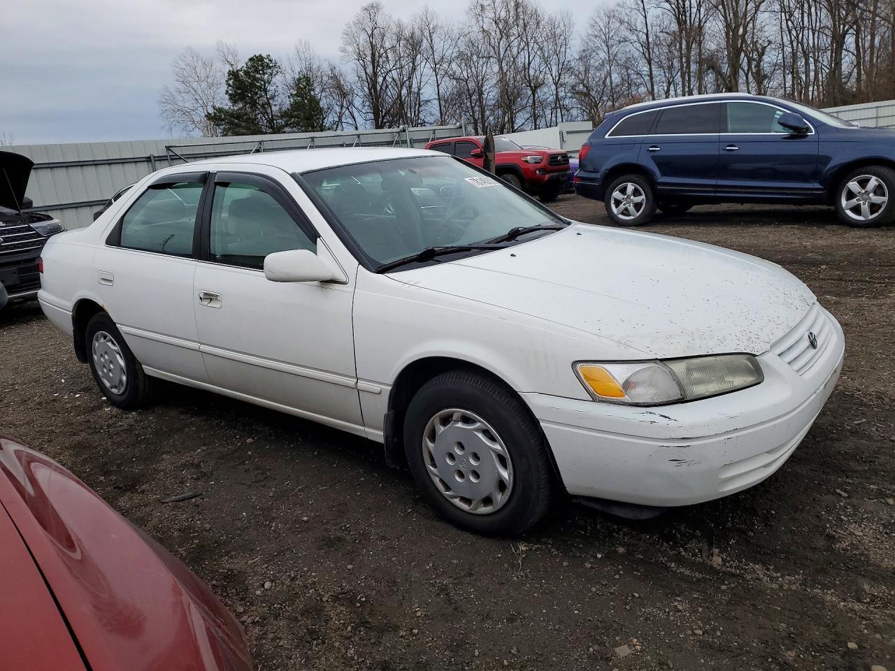 1998 Toyota Camry Le - Image 4