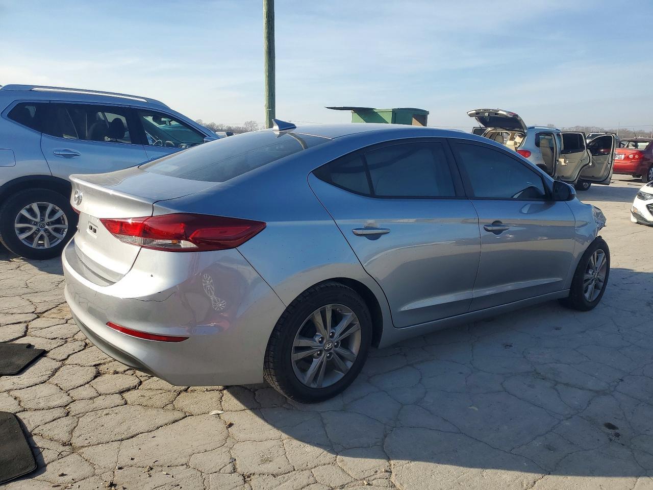 2017 Hyundai Elantra Se - Image 3