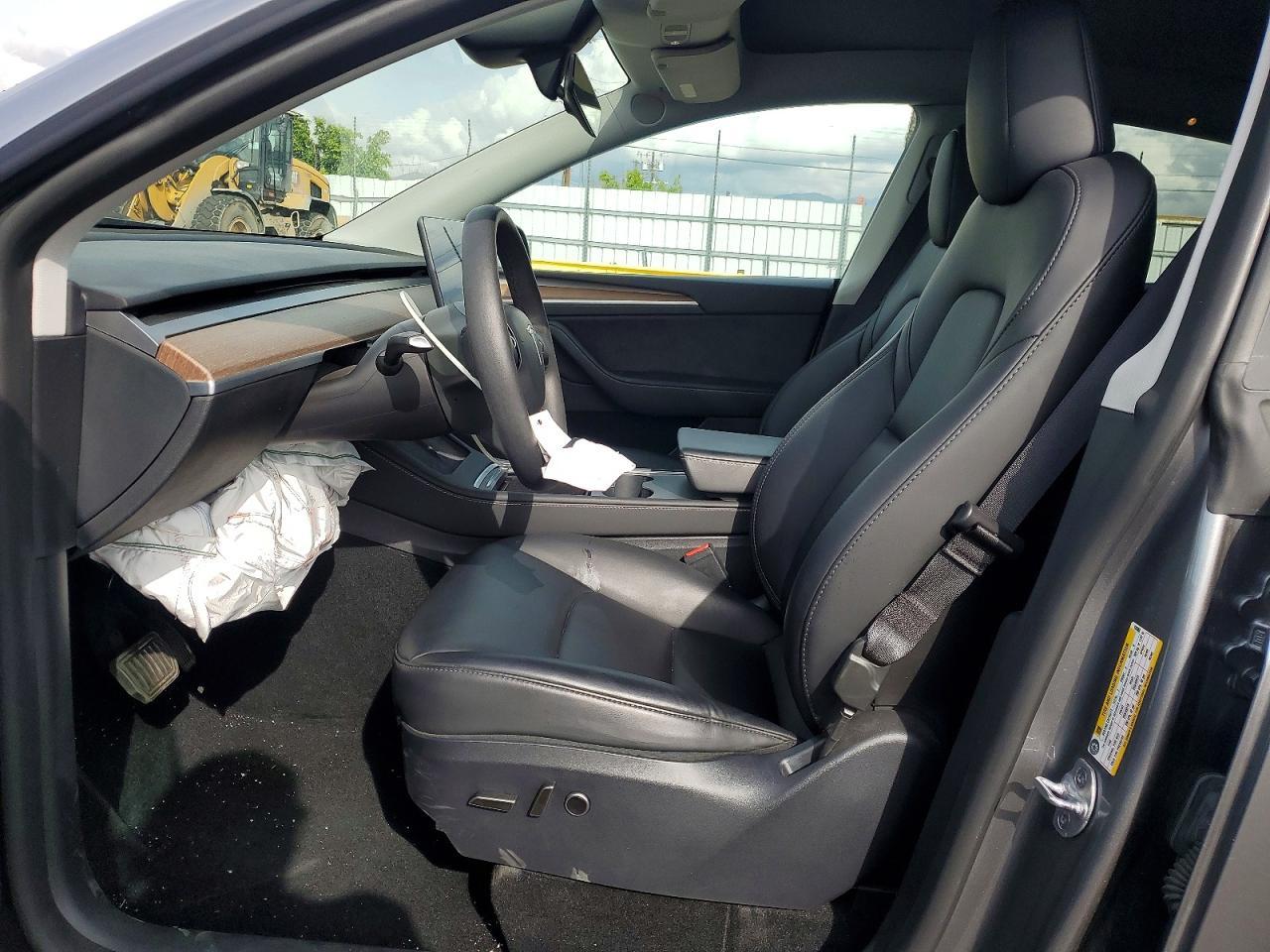 2024 Tesla Model Y - Image 7