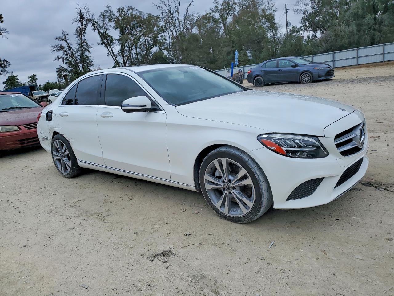 2019 Mercedes-Benz C 300 - Фото 4