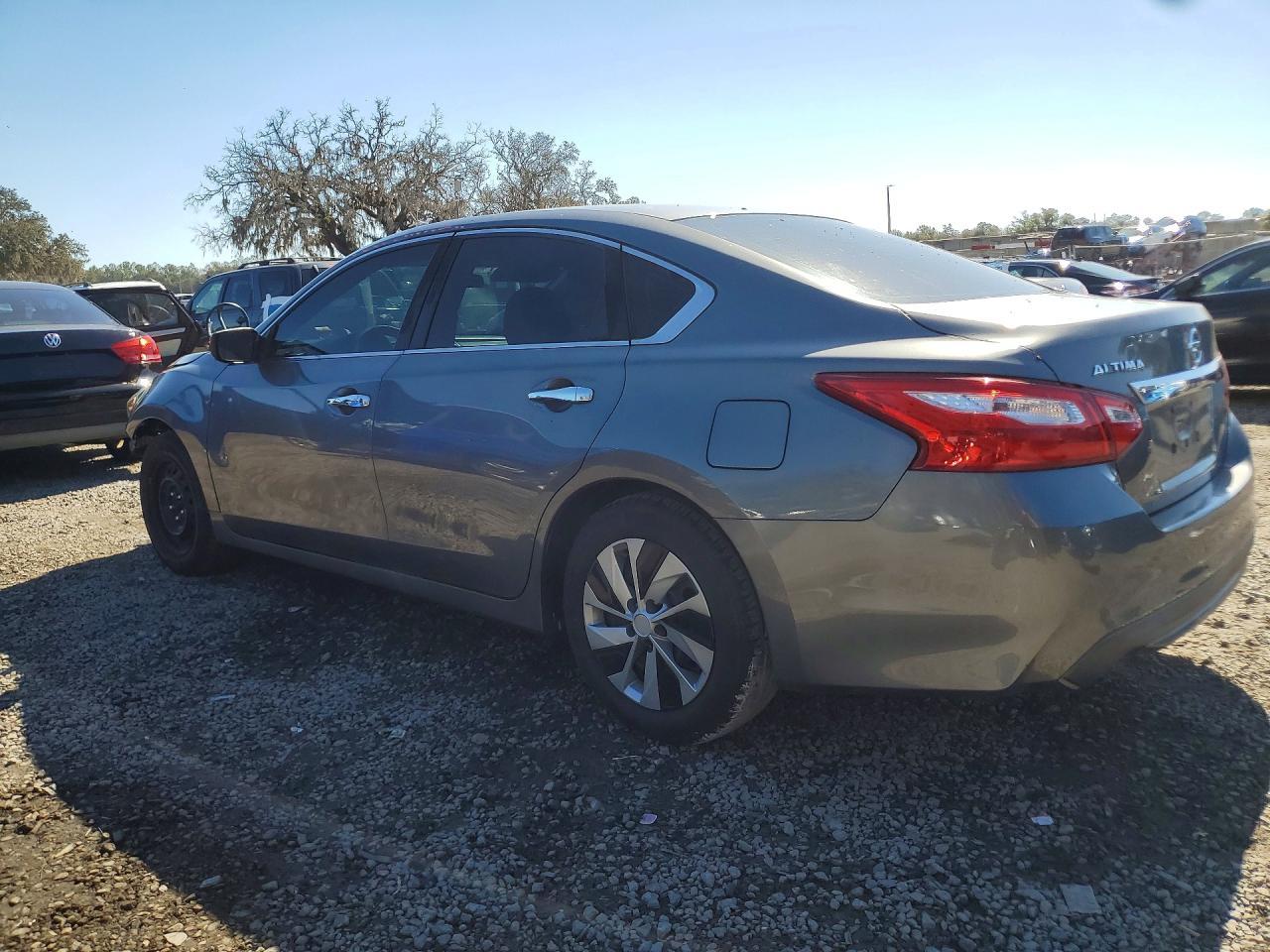 2017 Nissan Altima 2.5 S - Фото 2