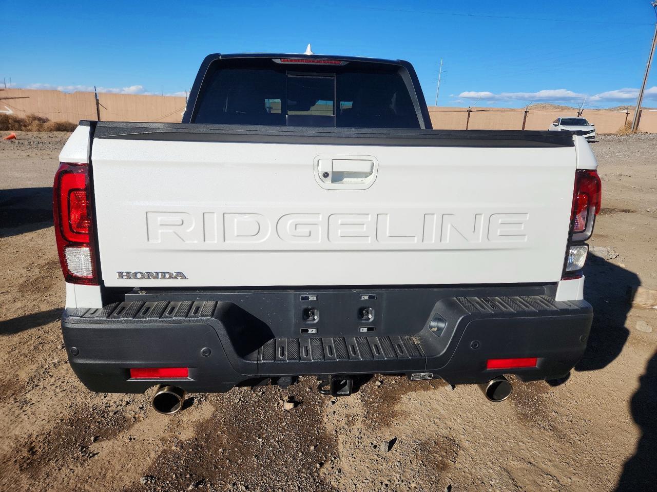 2025 Honda Ridgeline Black Edition - Image 6