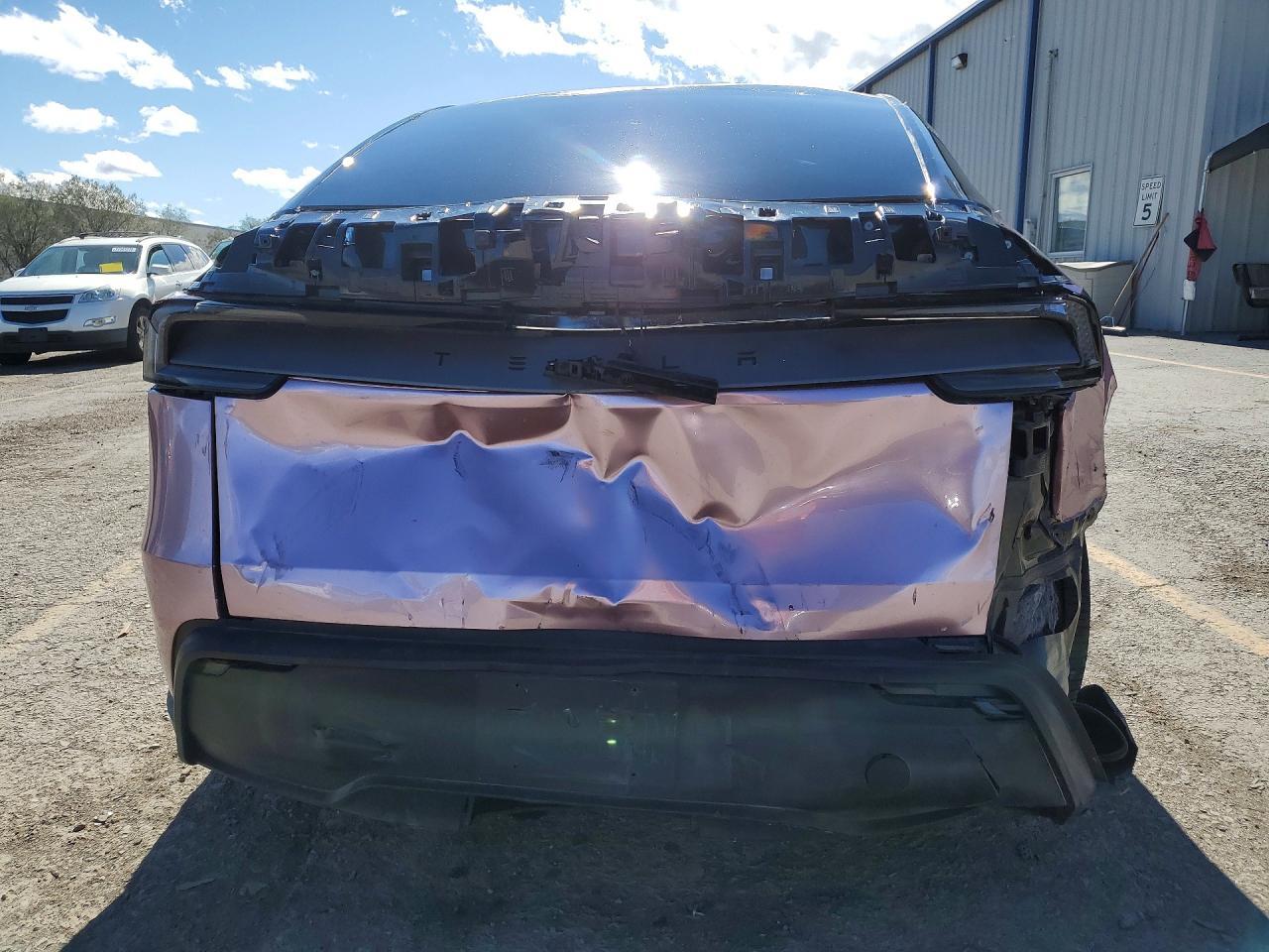 2026 Tesla Model Y - Фото 6