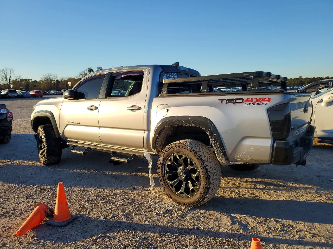 2016 Toyota Tacoma Double Cab - Фото 2
