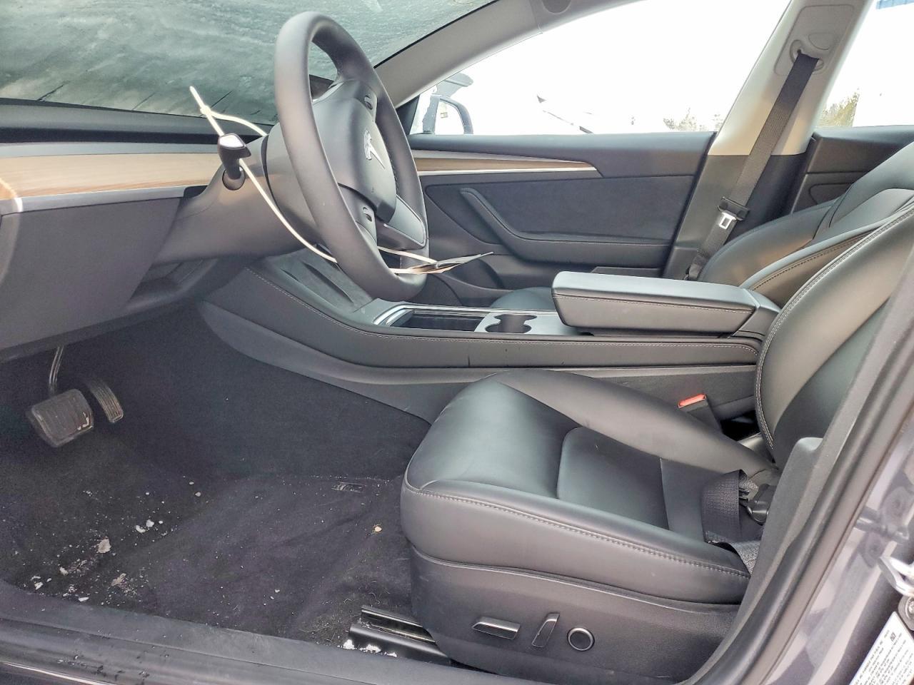2023 Tesla Model 3 - Image 7