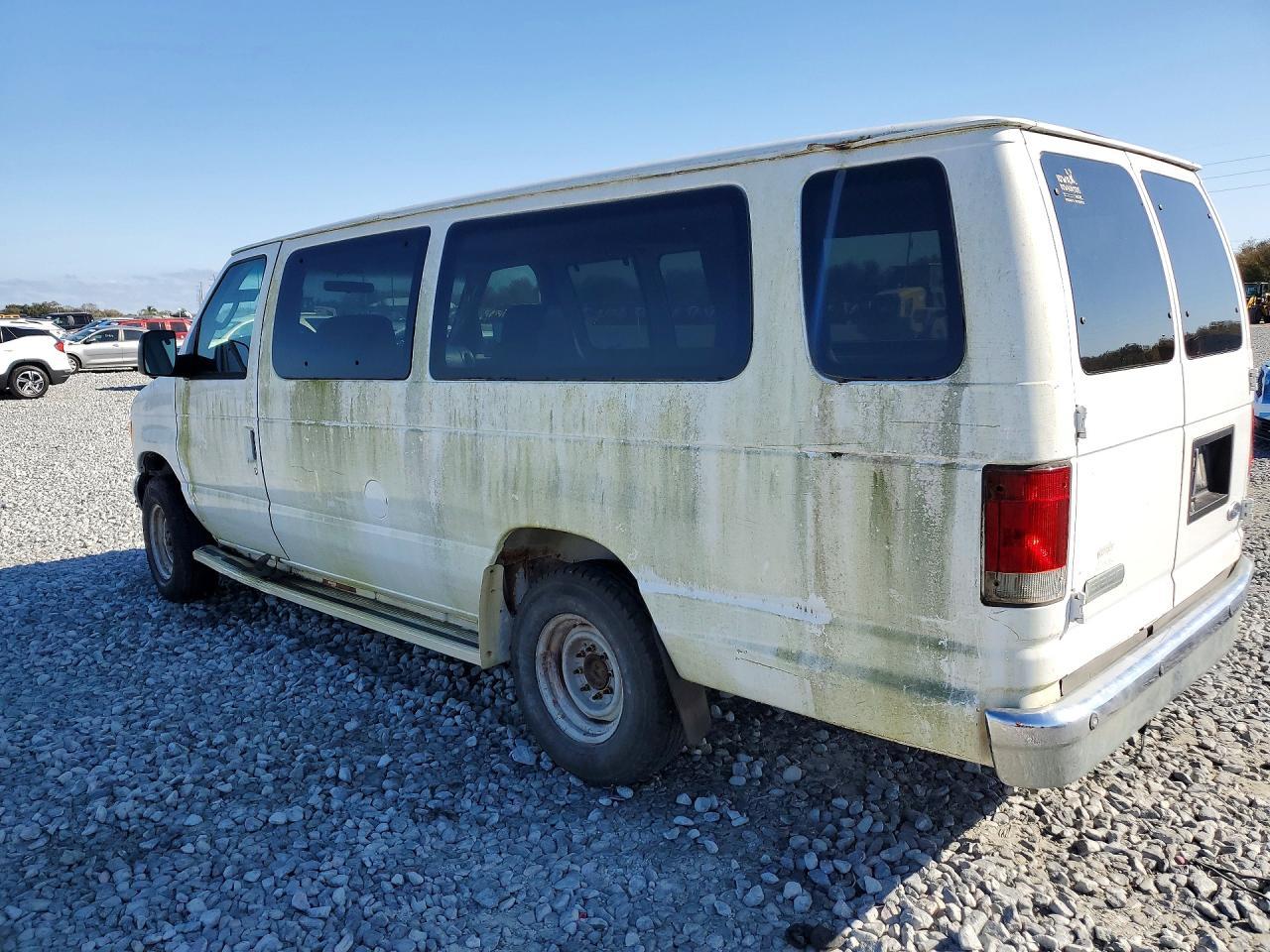 2007 Ford Econoline E250 Van - Image 2