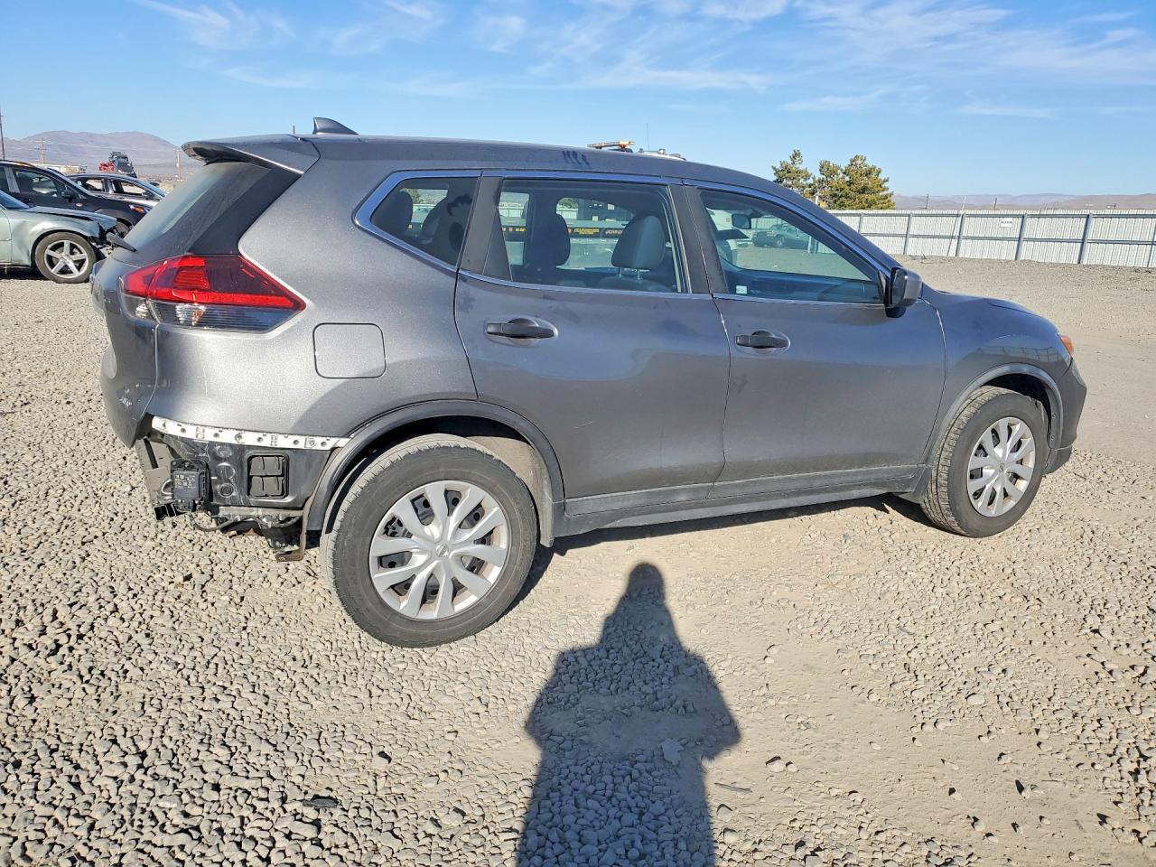 2018 Nissan Rogue S - Image 3