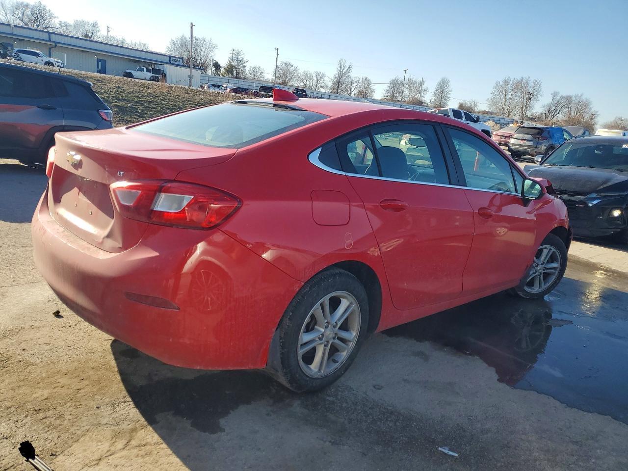 2018 Chevrolet Cruze Lt - Image 3