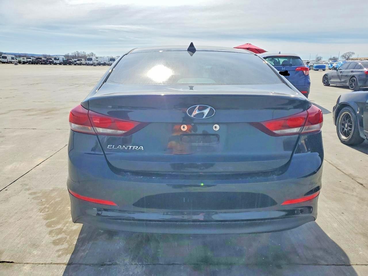 2017 Hyundai Elantra - Image 6