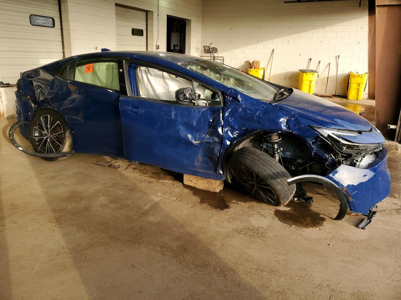 2025 Toyota Prius Le - Фото 4