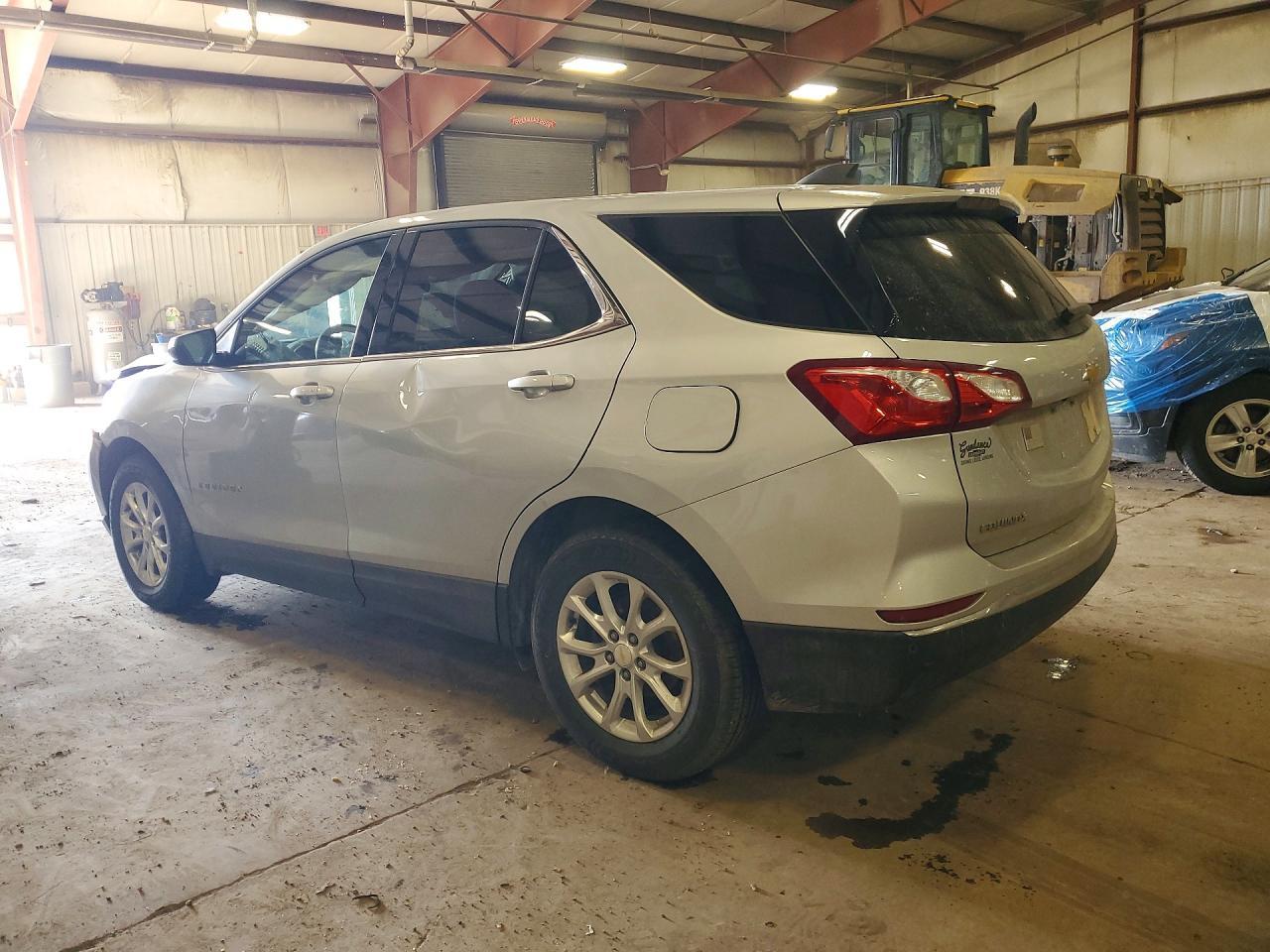 2020 Chevrolet Equinox Lt - Image 2