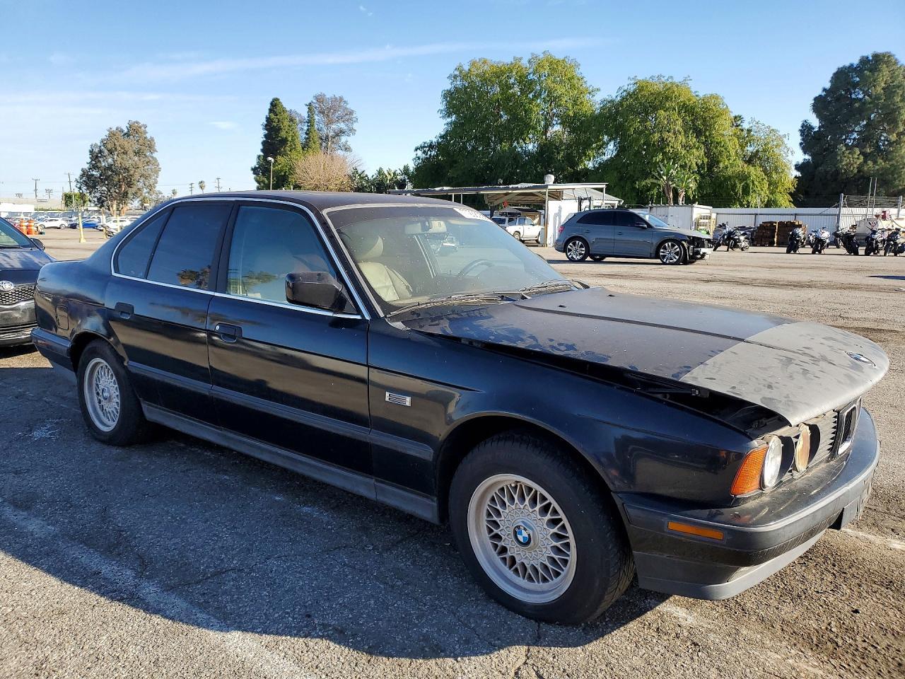 1991 BMW 3 Series 323I - Image 4