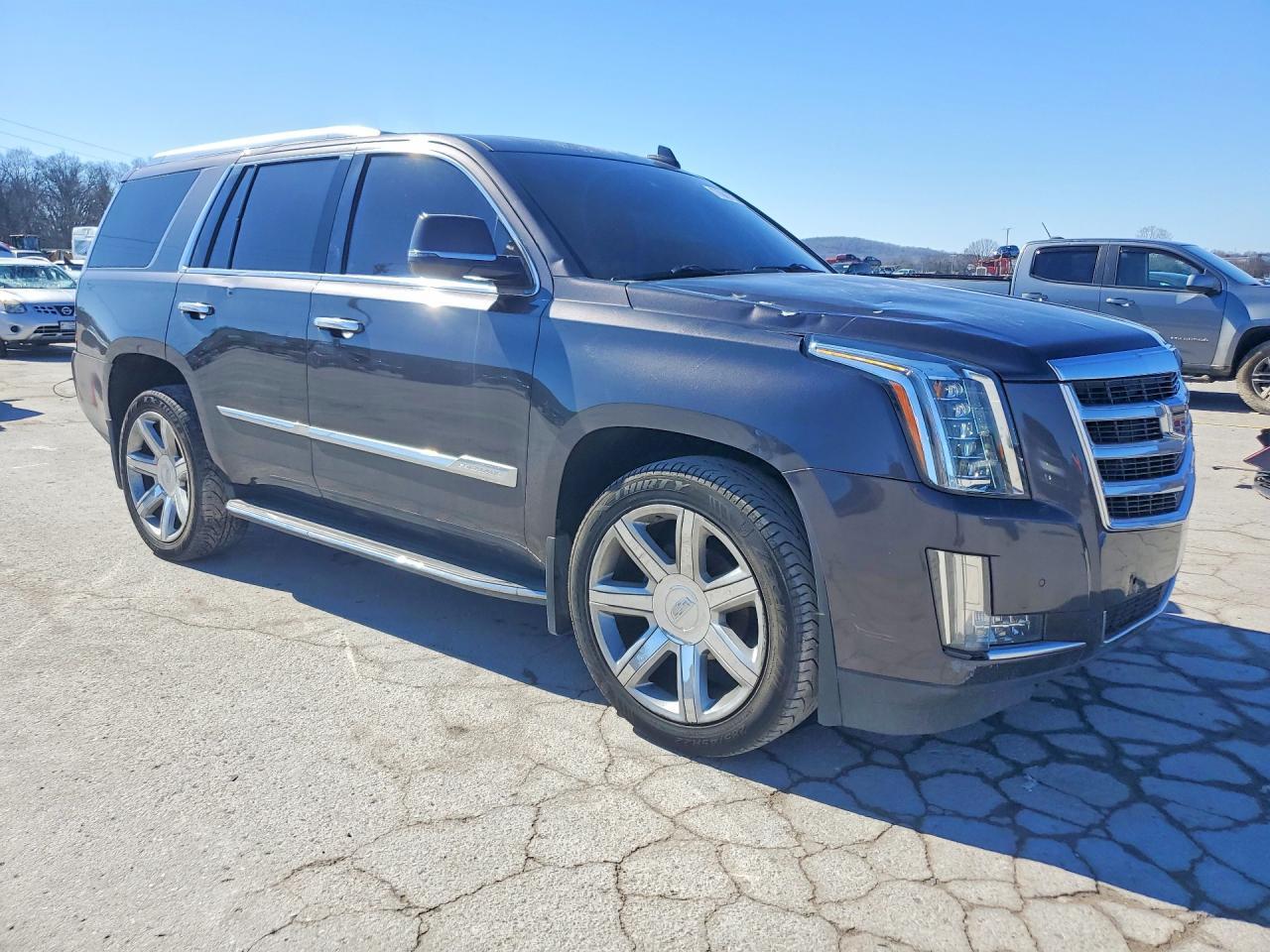 2016 Cadillac Escalade Luxury - Image 4