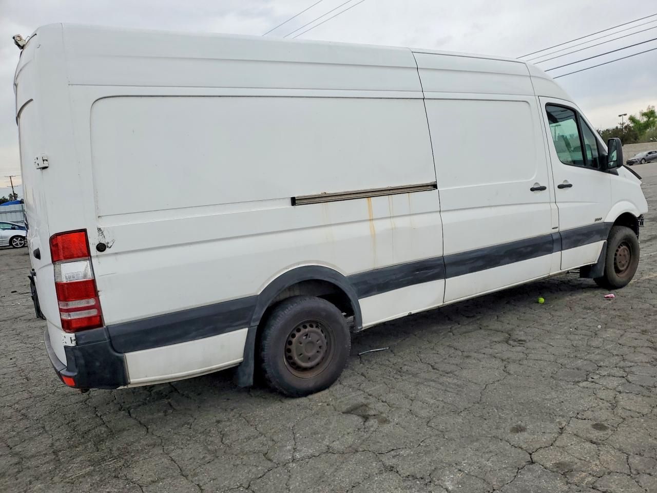 2011 Mercedes-Benz Sprinter 2500 - Image 3