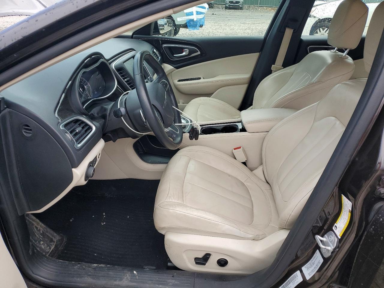 2015 Chrysler 200 C - Image 7