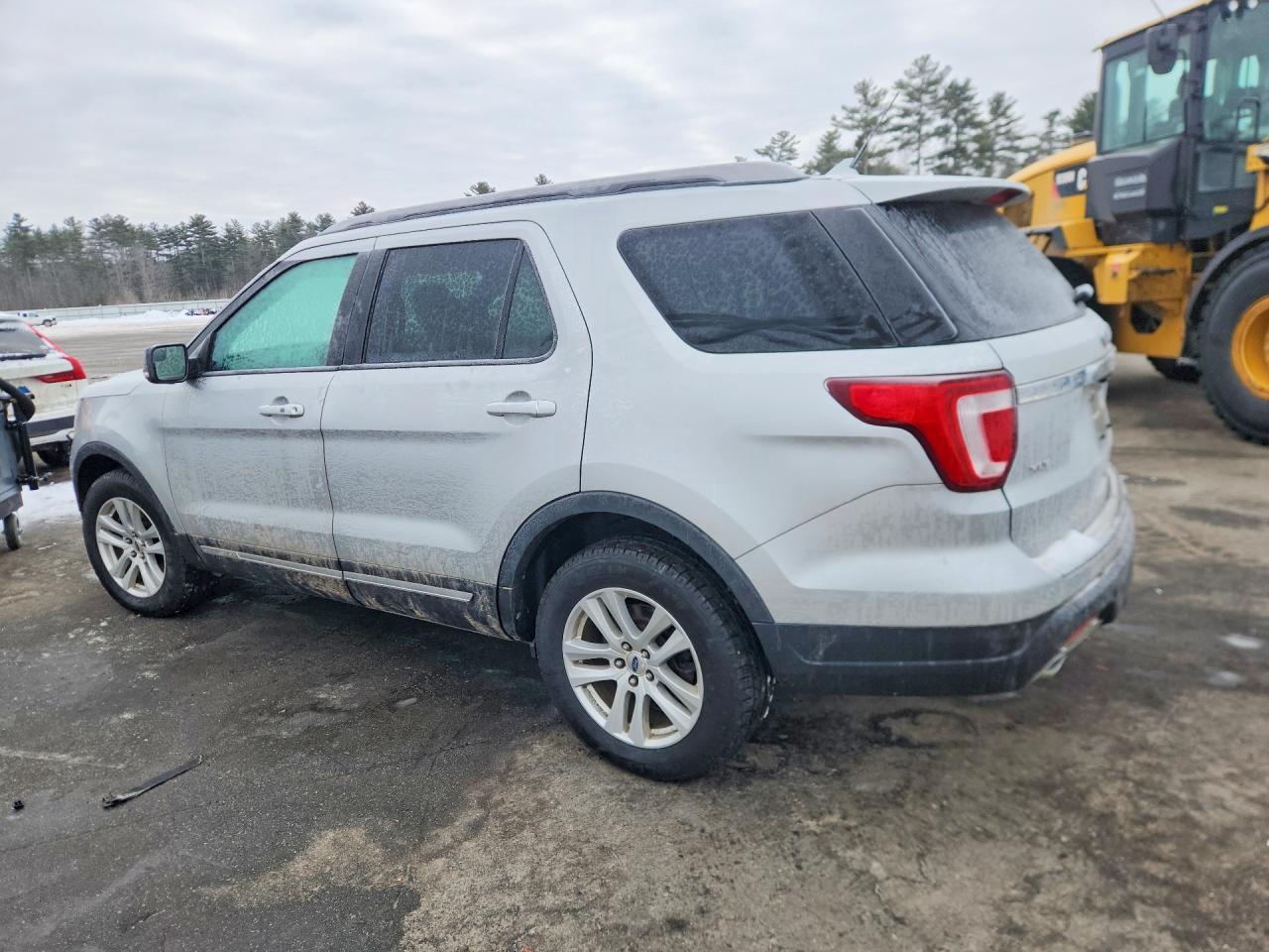 2018 Ford Explorer Xlt - Фото 2