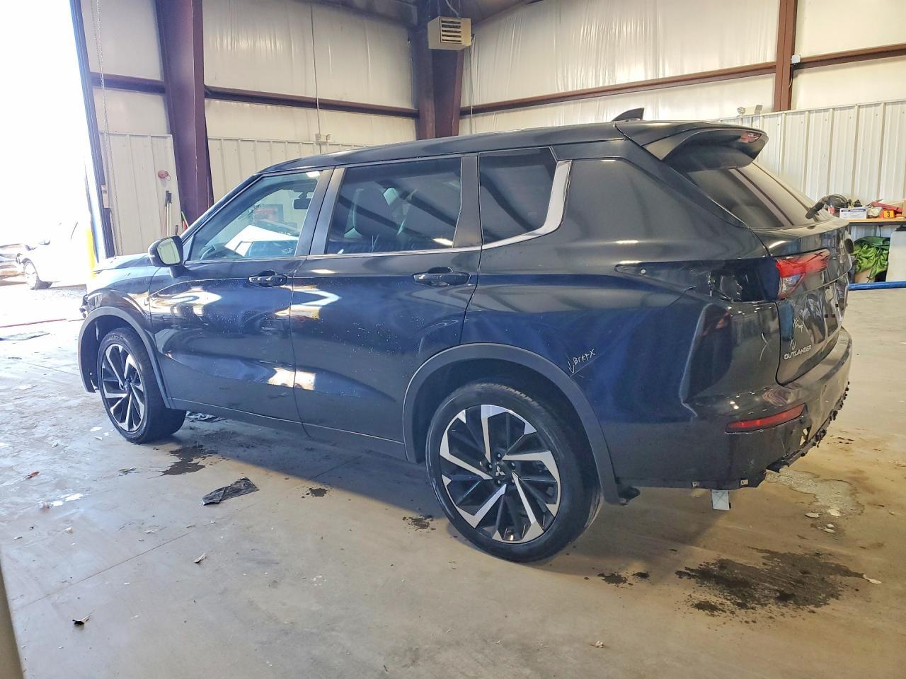 2023 Mitsubishi Outlander Se - Фото 2