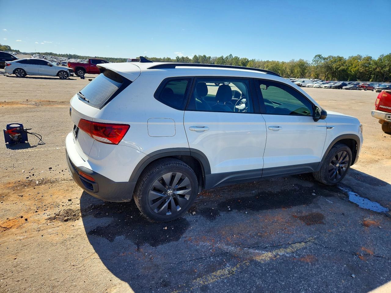 2022 Volkswagen Taos S - Фото 3