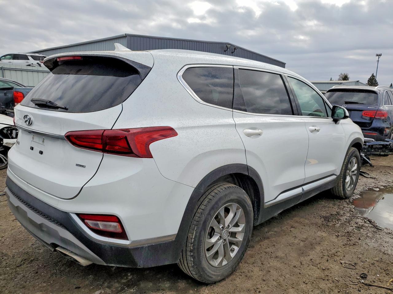 2019 Hyundai Santa Fe Sel - Image 3