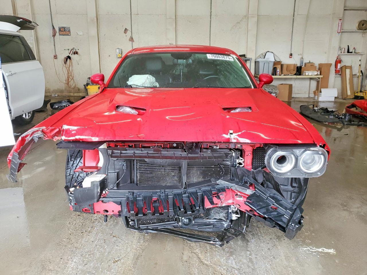 2016 Dodge Challenger R - Image 5