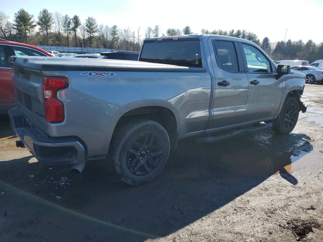 2023 Chevrolet Silverado K1500 Custom - Фото 3