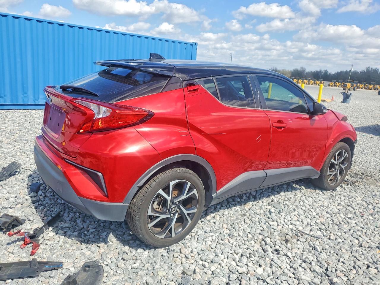 2020 Toyota C-Hr Xle - Image 3